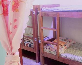 J's Backpackers Hostel - Davao City - Bedroom