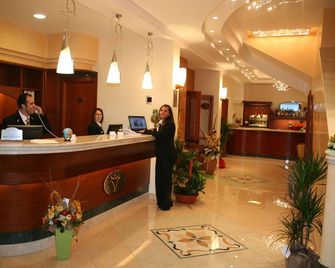 Ranch Palace Hotel - Nápoles - Recepción