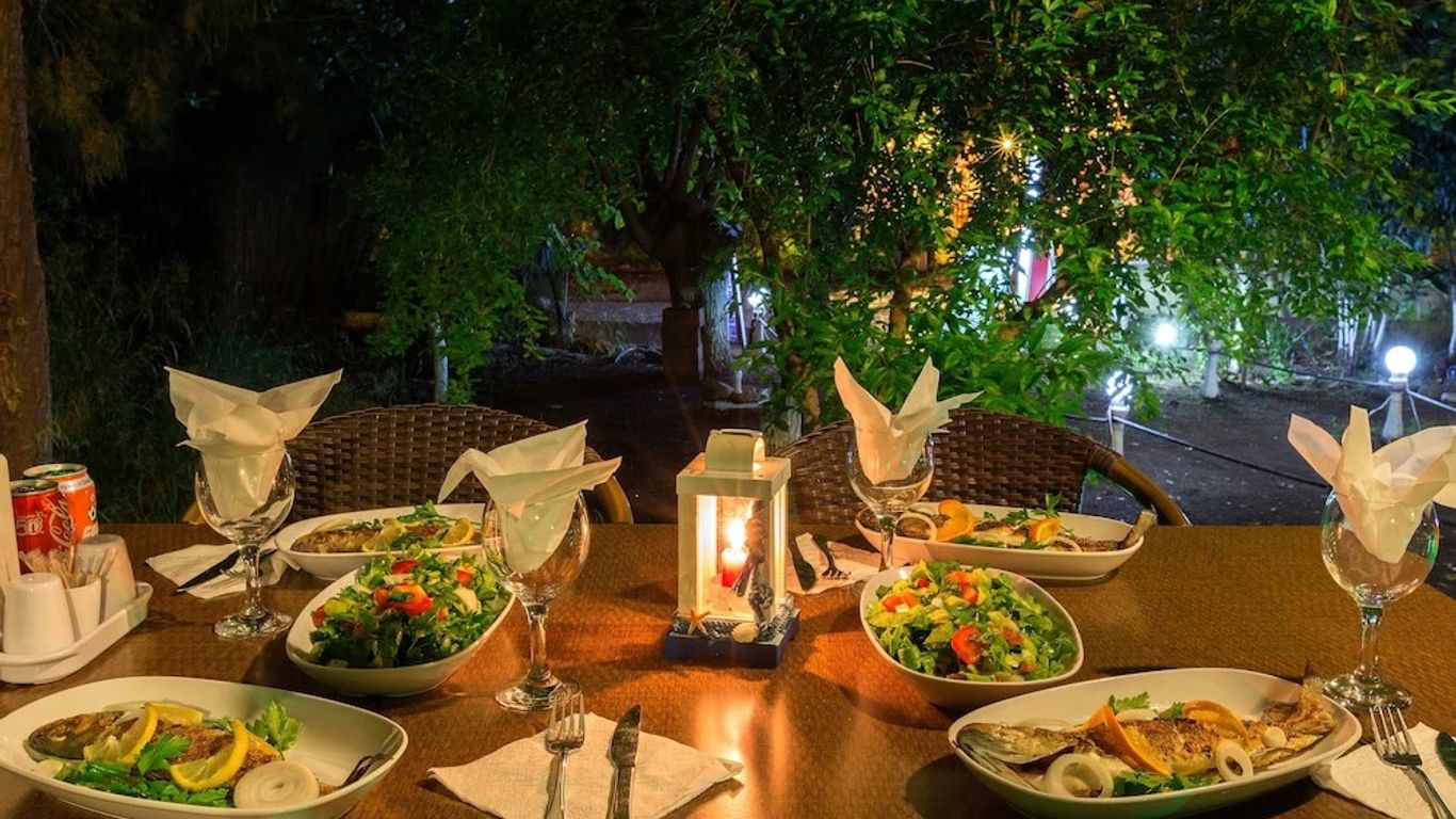 Secret Garden Hotel & Bungalows