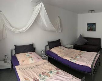 Spacious apartment on the ground floor Essen Kettwig - Essen - Schlafzimmer
