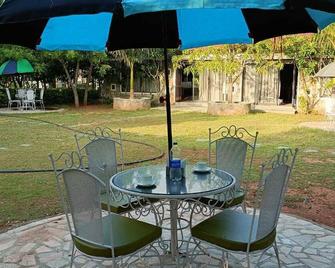 The Highgarden Resort - Udaipur - Patio