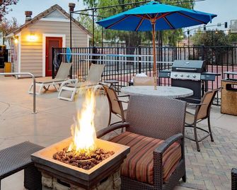 Residence Inn by Marriott Palo Alto Mountain View - Mountain View - Innenhof