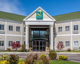 Quality Inn & Suites Middletown - Newport - Middletown - Rakennus
