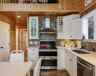Elk Island National Park | Private Nature Escape - Lamont - Cocina