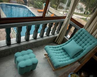 Listening wind Bamboo Boutique Hostel - Huzhou - Balcony