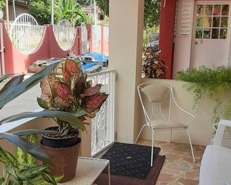 WOW Charming 1-bedroom apartment in San Juan with WiFi, AC - San Juan - Patio