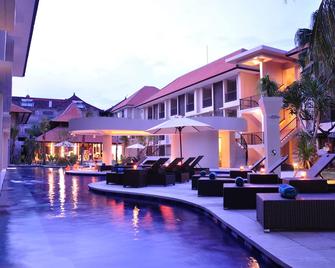 Grand Barong Resort - Kuta - Pool