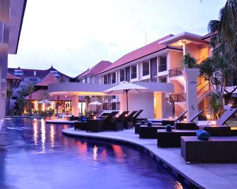 منتجع جراند بارونج - كوتا - حوض السباحة