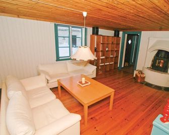 Two-Bedroom Holiday Home In Mullsjo - Mullsjö - Living room