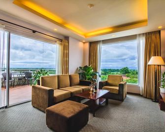 Mondial Hotel Hue - היו - טרקלין