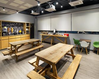 Hotel MX Aeropuerto Cdmx, Trademark Collection By Wyndham - Mexico by - Boligens fasiliteter