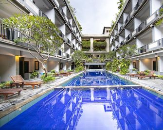 Champlung Mas Hotel Legian - Kuta - Piscine