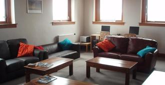 Stirling Youth Hostel - Stirling - Living room