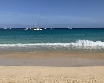 Magnificent apartment with patio - Santa Maria - Beach