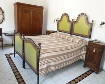 San Leo Albergo Diffuso - San Leo - Bedroom