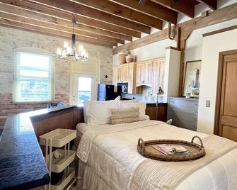Downtown Harbor Condo!!! Grand Haven, MI - Grand Haven - Bedroom