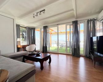 Riviera View - Athens - Living room