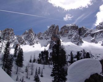 Ciasa Linda, Apartment 2 with beautiful views of the Dolomites - Badia/Abtei - Servicio de la propiedad