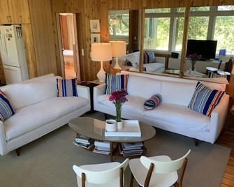 Large Heated Pool, Hot Tub, Ac, Roof Deck, Pines Home Near Harbor! - Fire Island Pines - Living room