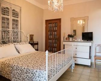 B&B Cenzina - Alberobello - Schlafzimmer