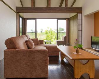 Takanosho - Aso - Living room