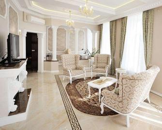 Gubernskaya Hotel - Mogilev - Living room