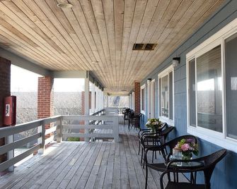 Montauk Oceanside Suites - Montauk - Balcón