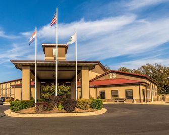 Quality Inn West Plains - West Plains - Budova