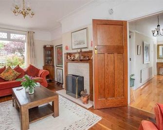 Delightful Family Home - Lisburn - Living room