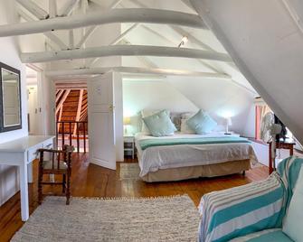 Crawfords Beach Lodge - Cintsa - Bedroom