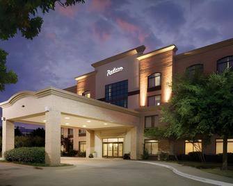 Pace Hotel Addison - Addison - Building