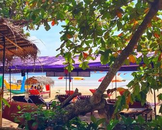 Lucky Monkey Inn and Restaurant - Weligama