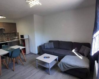 Trepeloup Lodging - Алес - Вітальня
