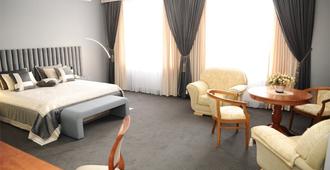 Hotel Aliance - Orsk - Bedroom