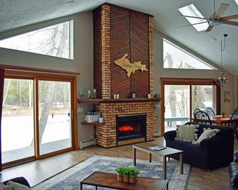 Pet-Friendly Riverfront Cabin on 5 Acres with Fast Wi-Fi in Central U.P.. - Escanaba - Living room