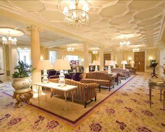 Phyllis Court Members Club - Henley-on-Thames - Lobby