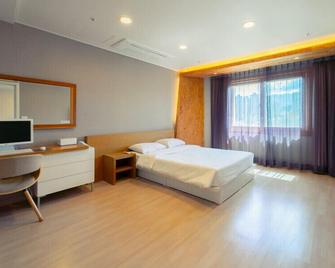 Pampas Resort - Sokcho - Schlafzimmer