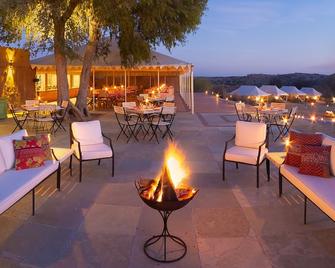 Manvar Sevan, The Desert Camp - Shaitrāwa - Patio