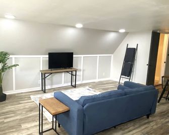 Suites #3 - Pekin