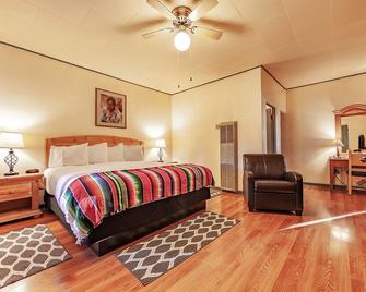 El Pueblo Lodge - Taos - Bedroom