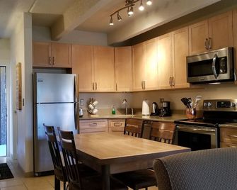 Heart of Frisco Condo - Frisco - Kitchen