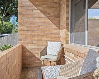 Sand and Sea 1 - Opposite Sawtell's Main Beach & Steps to Cafes, Restaurants & Boutiques! - Sawtell - Balcony