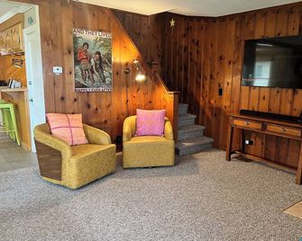 Owasco Lake House With Central Air! - Auburn - Wohnzimmer