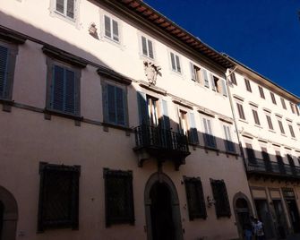 Palazzo Mari suite & rooms b&b - Montevarchi - Building