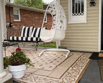 Entire Two story 4 bed/2 full bath. Historical home only steps to Centre college - Danville - Binnenhof