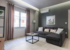 Omnia Pagrati Apartments - Афіни - Вітальня