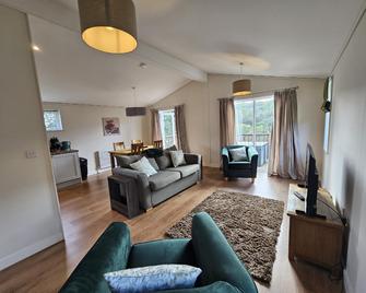 Valley View Lodges - Liskeard - Living room