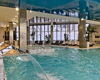 Hotel Czarny Potok Resort Spa & Conference - Krynica-Zdrój - Bể bơi