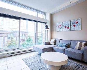 Bright Studio In Gastown With Sofa Sterilization - Vancouver - Wohnzimmer