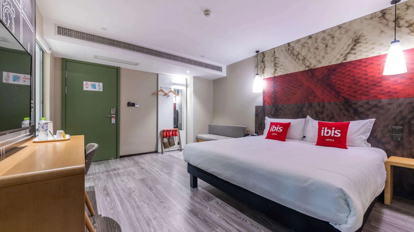 宜必思酒店（重庆解放碑步行街洪崖洞店）